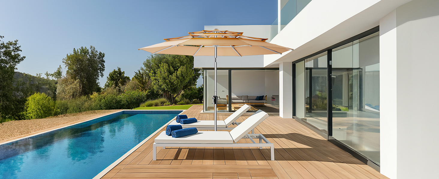 Round three-top parasol