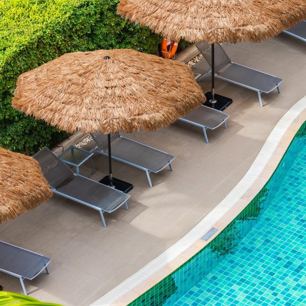 7.5FT Commercial Thatched Tiki Umbrella – Authentic Tropical Shading for Hospitality Venues